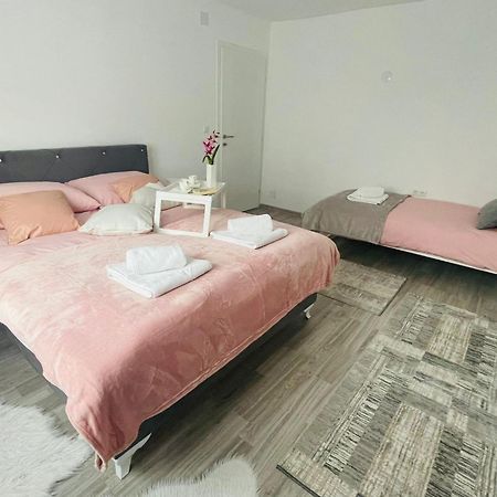 Apartment Zara Bihać Екстериор снимка