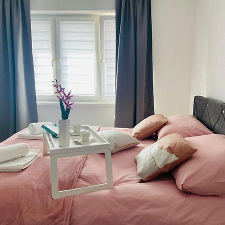 Apartment Zara Bihać Екстериор снимка