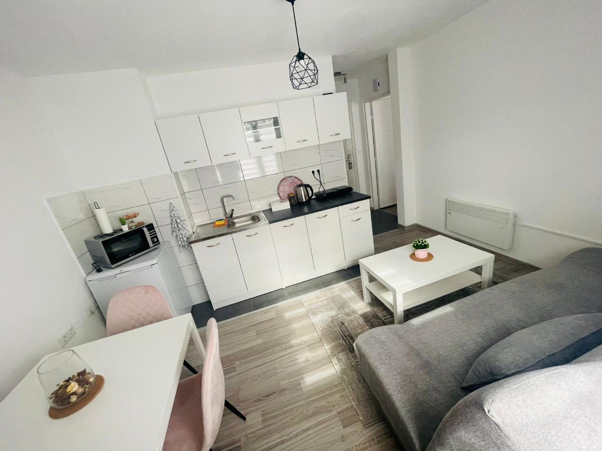 Apartment Zara Bihać Екстериор снимка